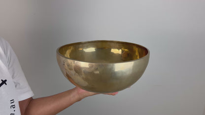 Grand-Resonance Hand-Beaten Tibetan Singing Bowl – G♯2 & D♯5 | SB-014